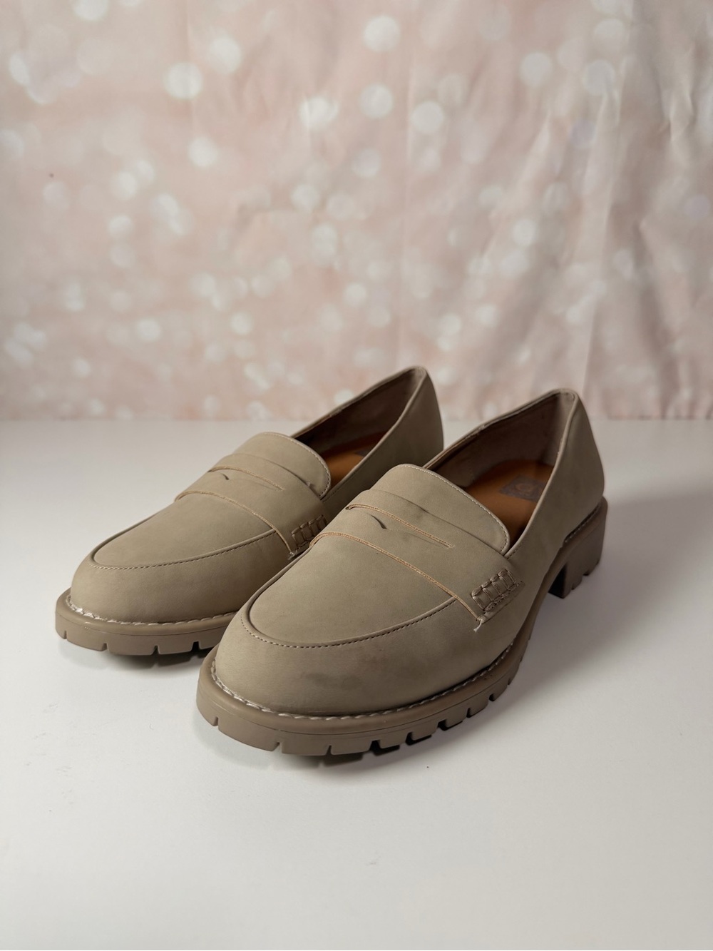 DOLCE VITA Cream Loafer “CRISP” Like New